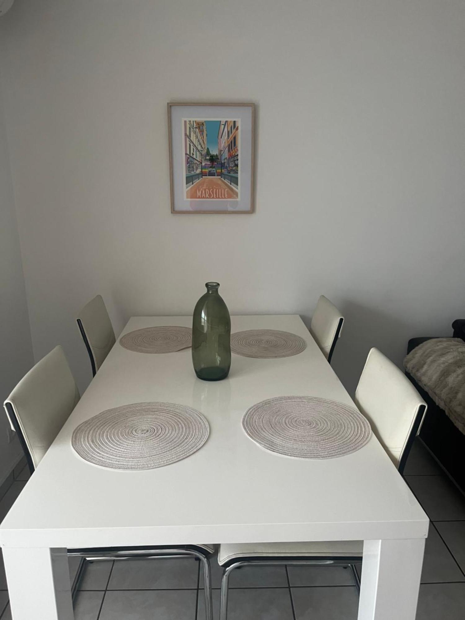 Appart T3 Proche Metro -Draps Et Serviettes Inclus Marseille Exterior photo